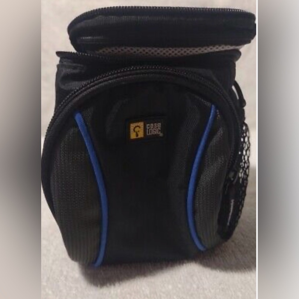 Vintage Case Logic Black/Blue small Zip up Digital Camera case/pouch